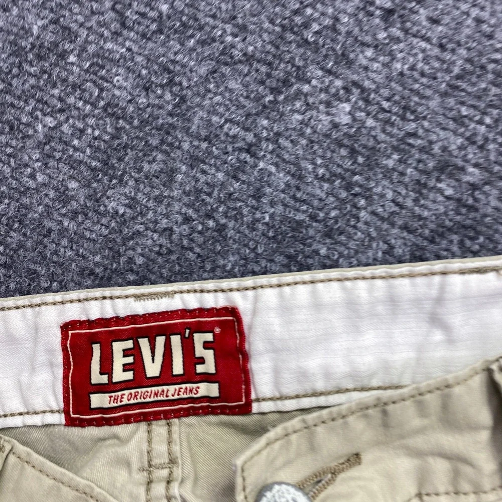 Levis measurements waist